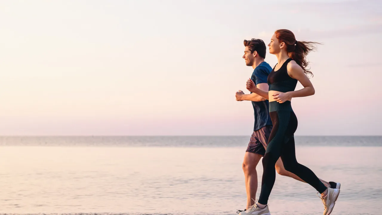 Correr na praia? Siga estes conselhos antes de começar o treino