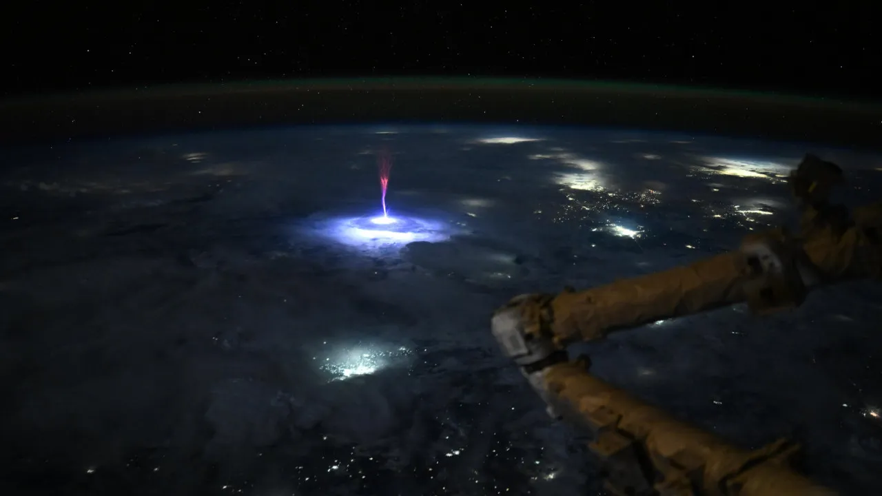 “Uau”. Astronauta na Estação Espacial reage a fenómeno raro