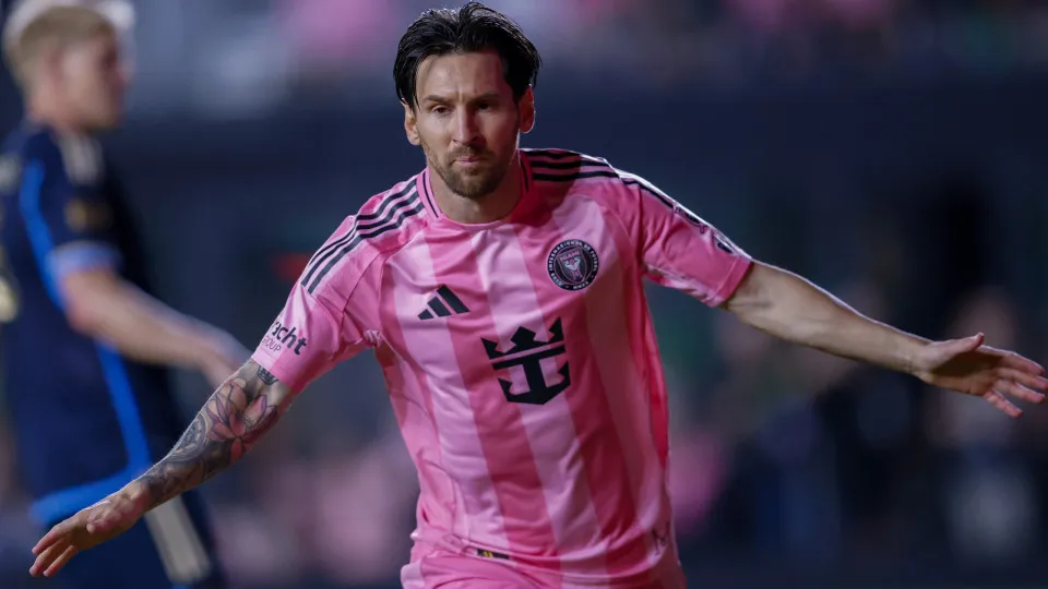 Messi 'esquece' Mundial e marca golaço na volta do Inter Miami à liga americana