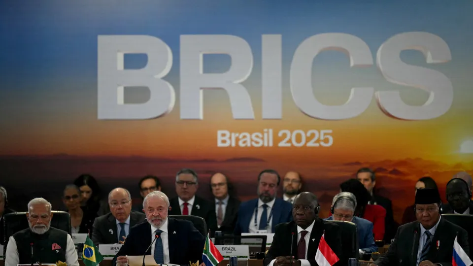 China, Rússia e África do Sul reagem à ameaça de tarifas feita por Trump