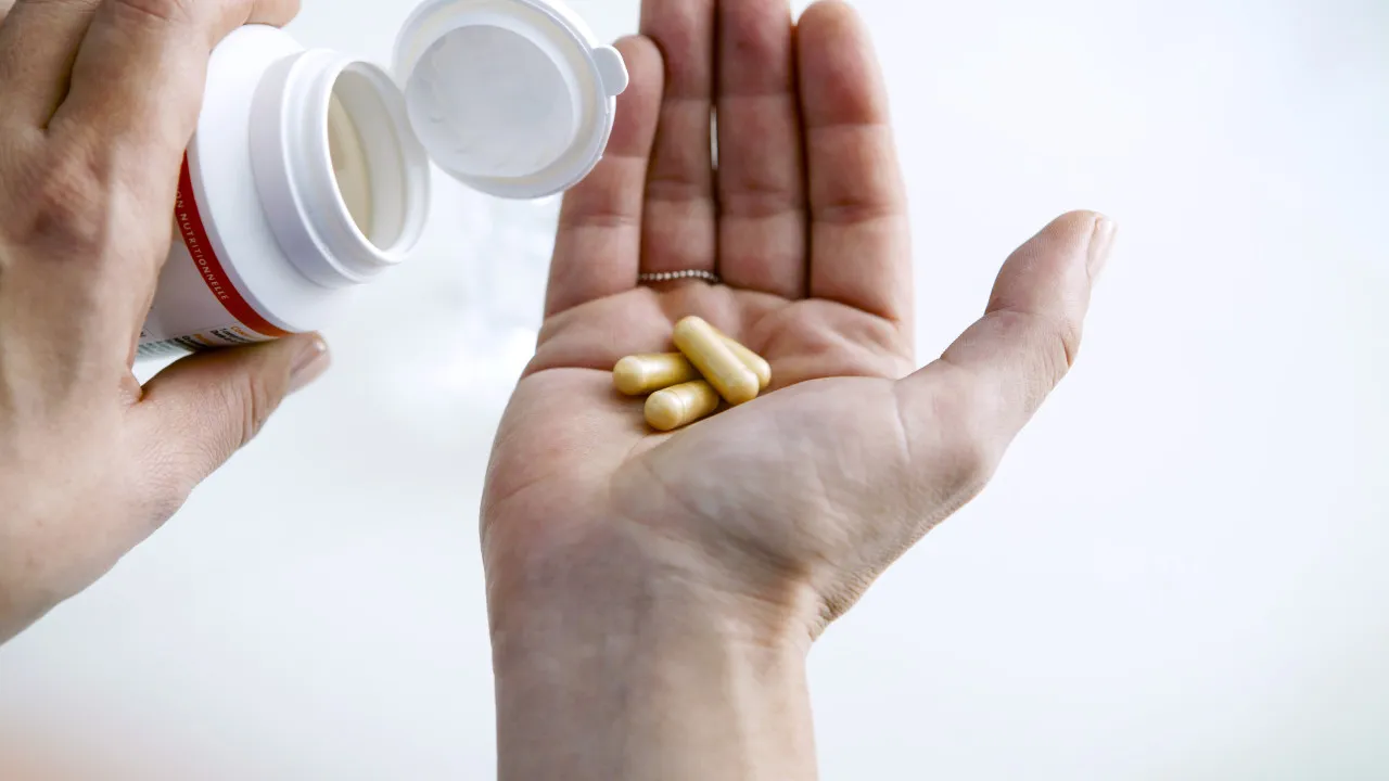 Três tipos de suplementos que deve evitar. Farmacêutica deixa aviso