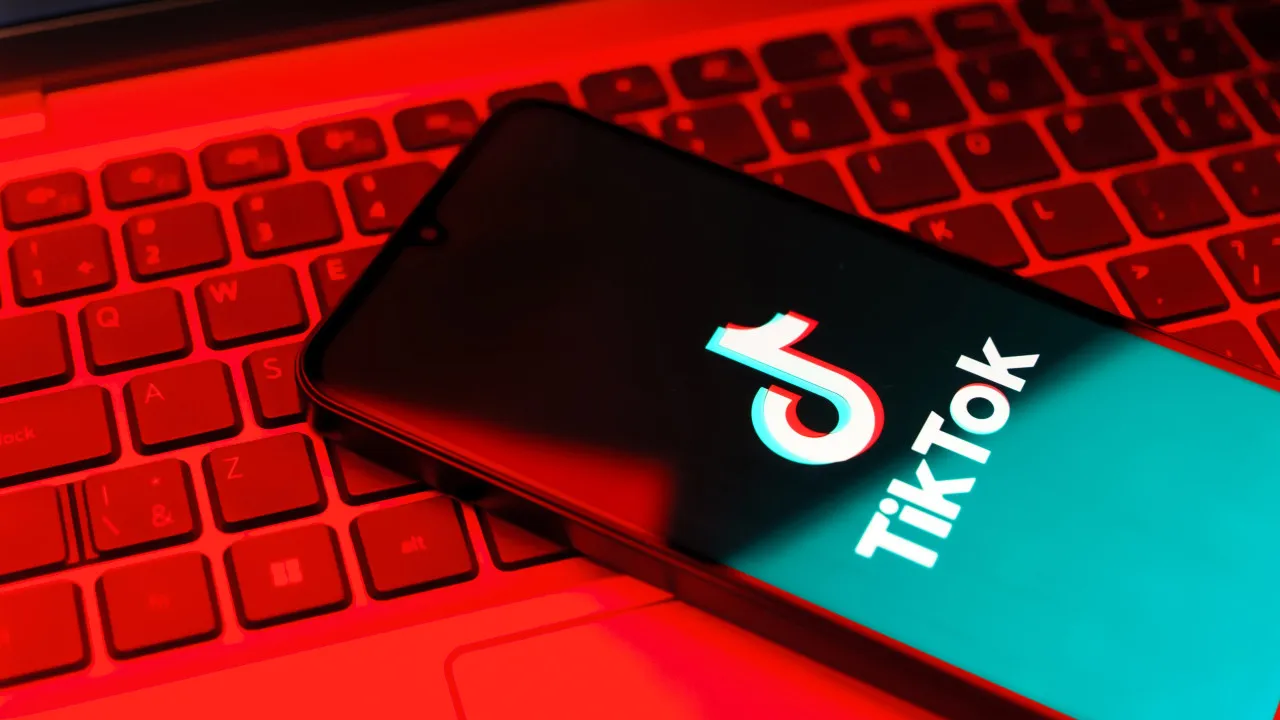 China rejeita acusações sobre armazenamento ilegal de dados do TikTok