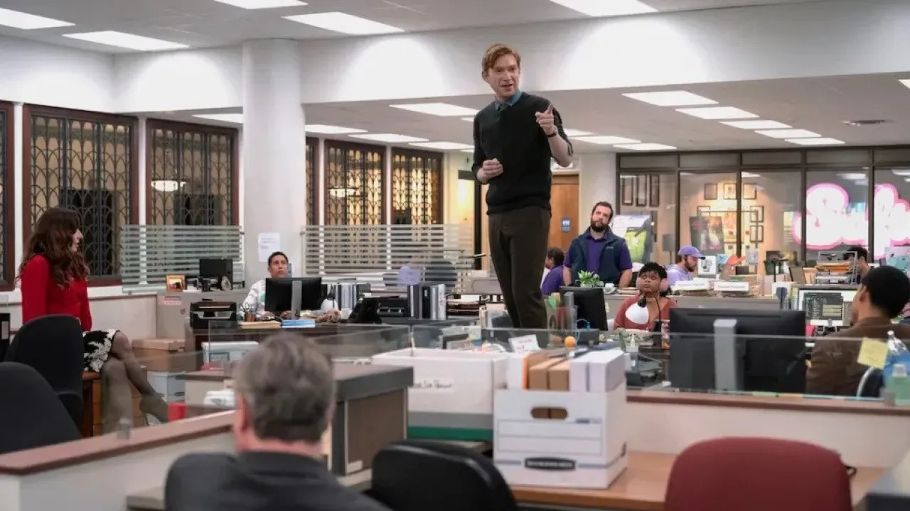 Criadores de 'The Office' regressam com nova série. Eis o 1.º trailer
