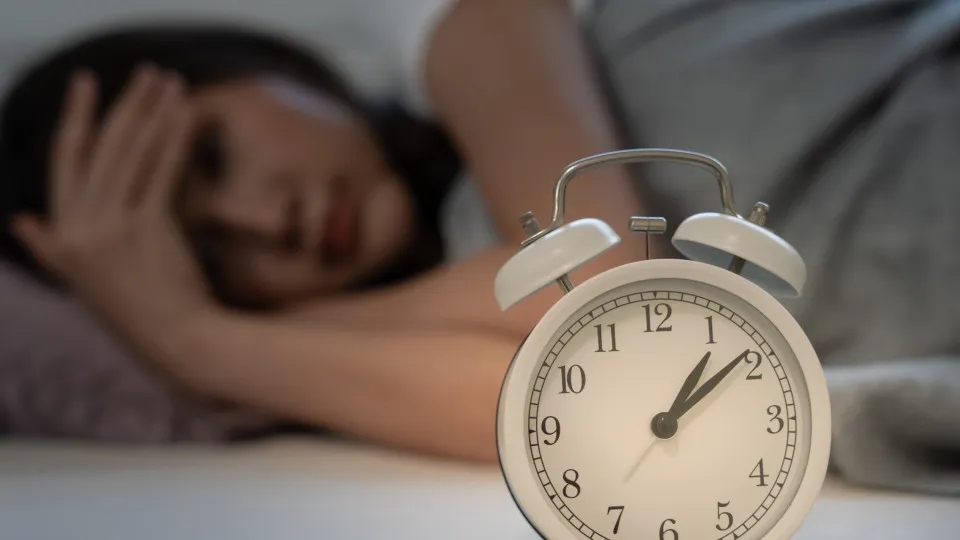 Afinal, estas cinco dicas comuns para dormir podem piorar a insónia