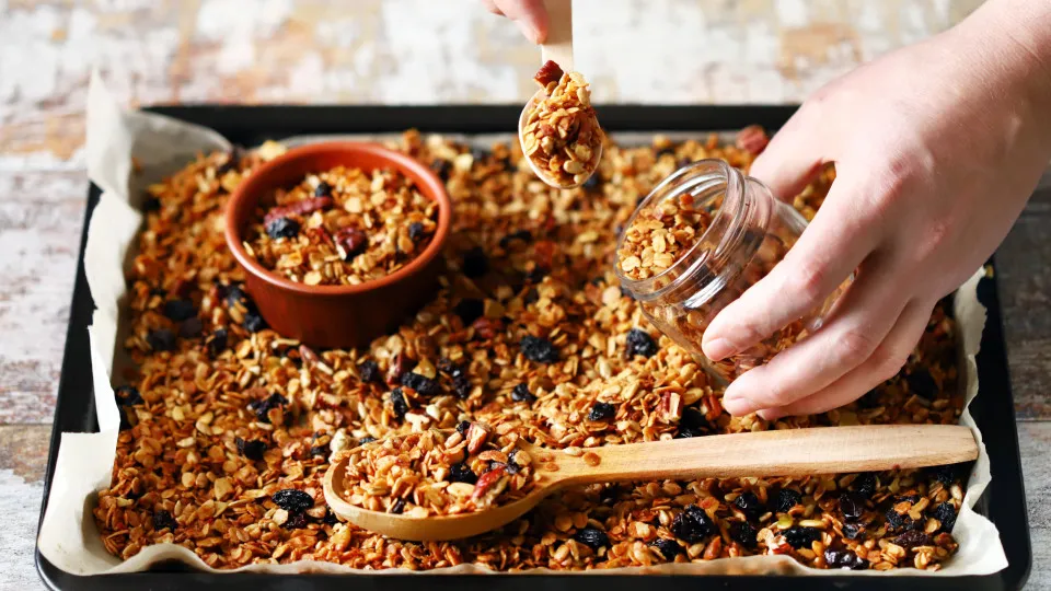 Sempre quis aprender a fazer granola caseira? Eis a sua oportunidade
