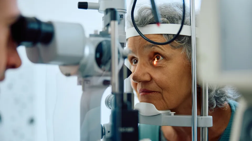 Um exame oftalmológico anual pode detetar Alzheimer precocemente