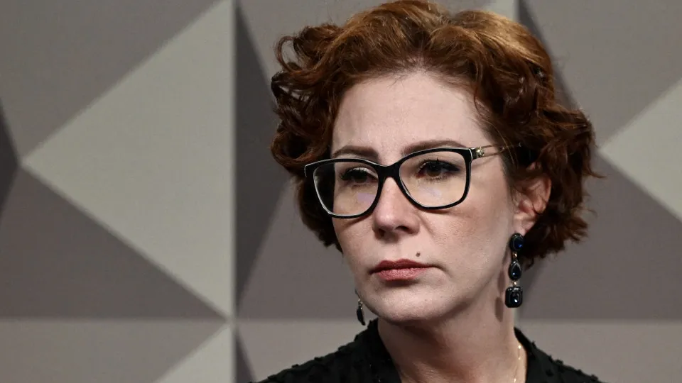 Justiça italiana decide manter prisão de Carla Zambelli em regime fechado