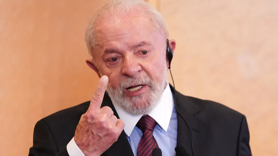 Irritado com post sobre IOF, governo cancelou reunião de Lula com Motta