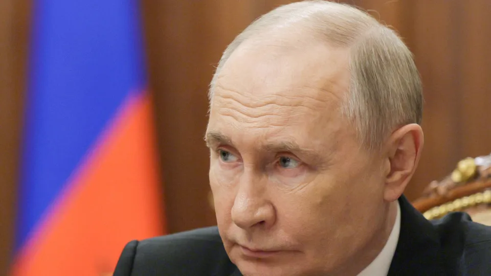Rússia oferece usinas nucleares flutuantes para a Amazônia