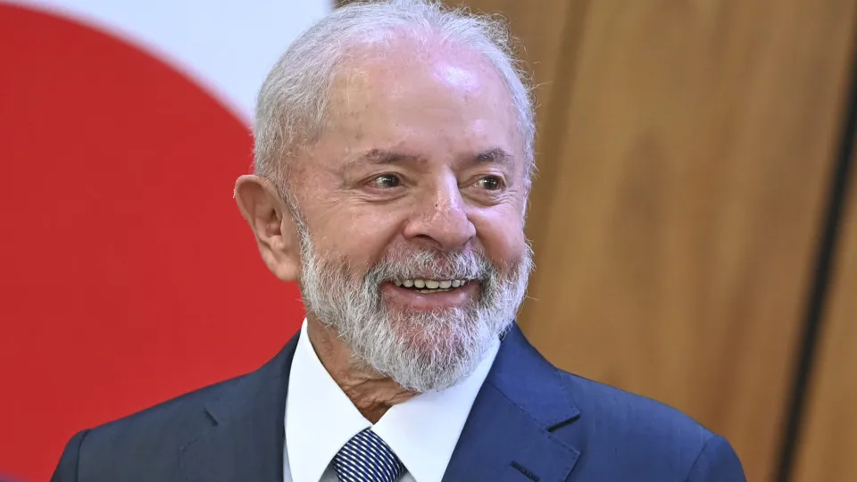 Lula pede para AGU preparar ação no STF contra derrubada de decreto do IOF