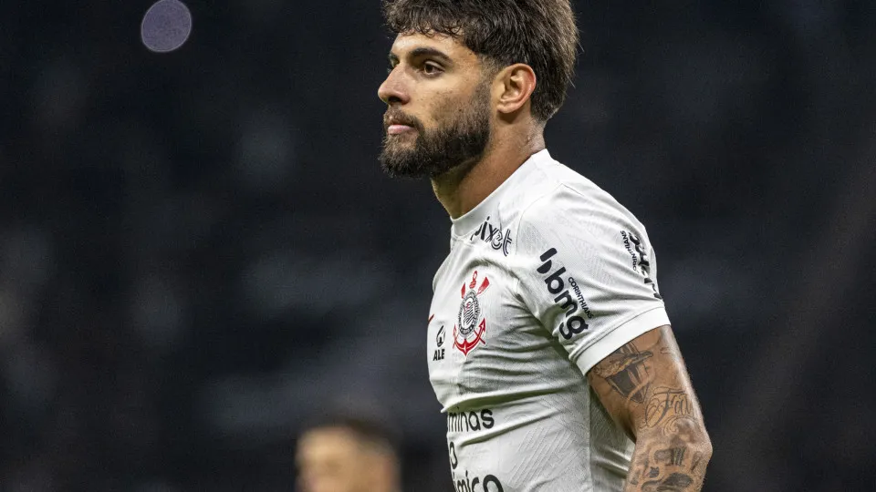 Corinthians treina com susto de Charles e Yuri Alberto na 'plateia'