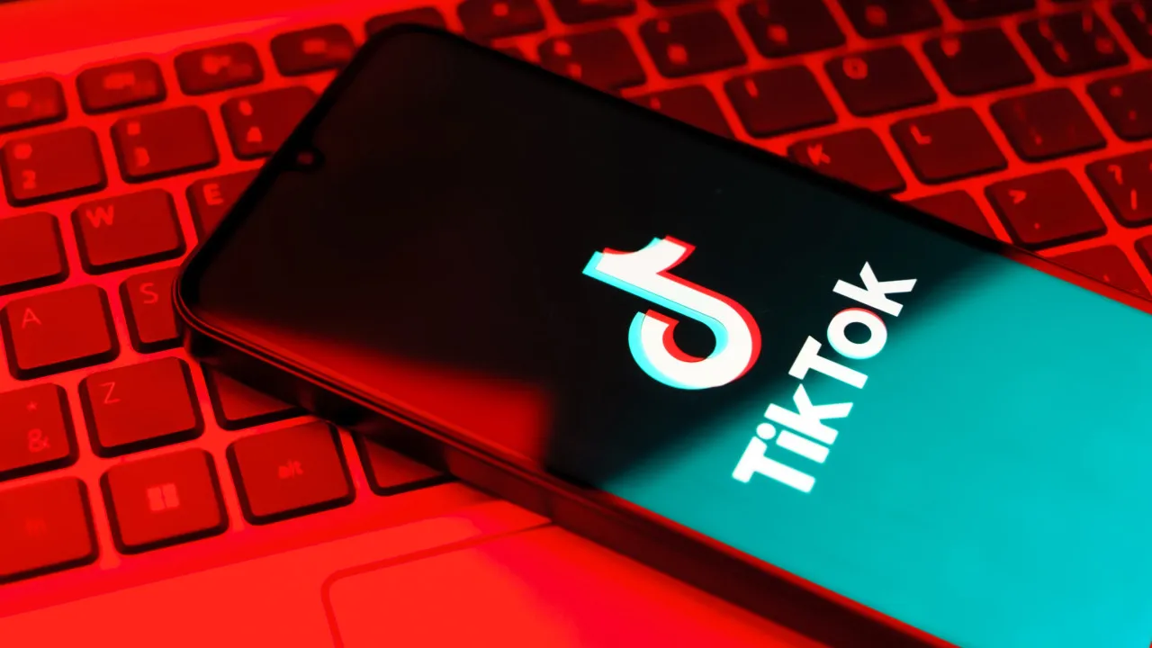 Taiwan aponta riscos graves em apps chinesas. TikTok está entre elas