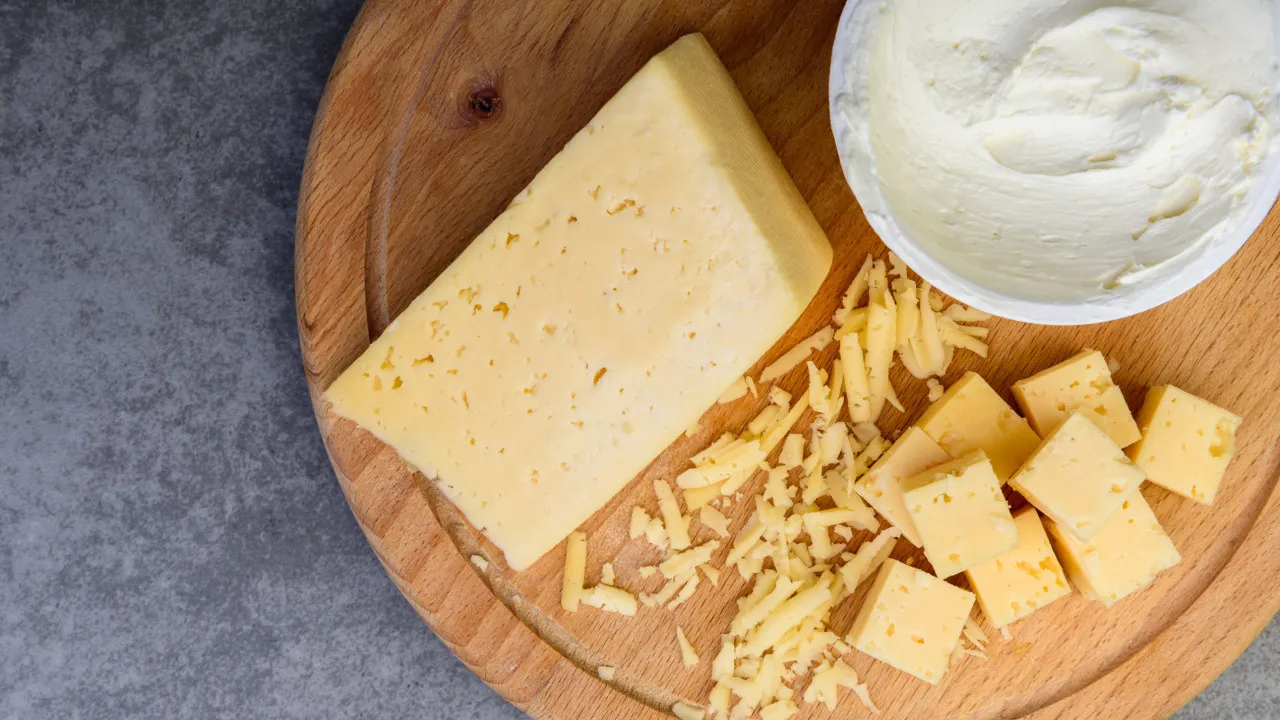 Comer queijo à noite pode causar pesadelos, afirma estudo
